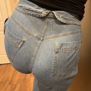 BEST BUTT EVER IN THESE VINTAGE JEANS